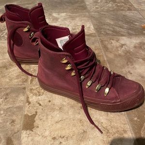 Converse (Chuck Taylor II style)